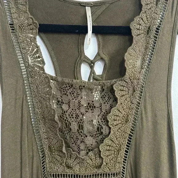 BNWOT Harlow sleeveless tank  top size S - Picture 3 of 4